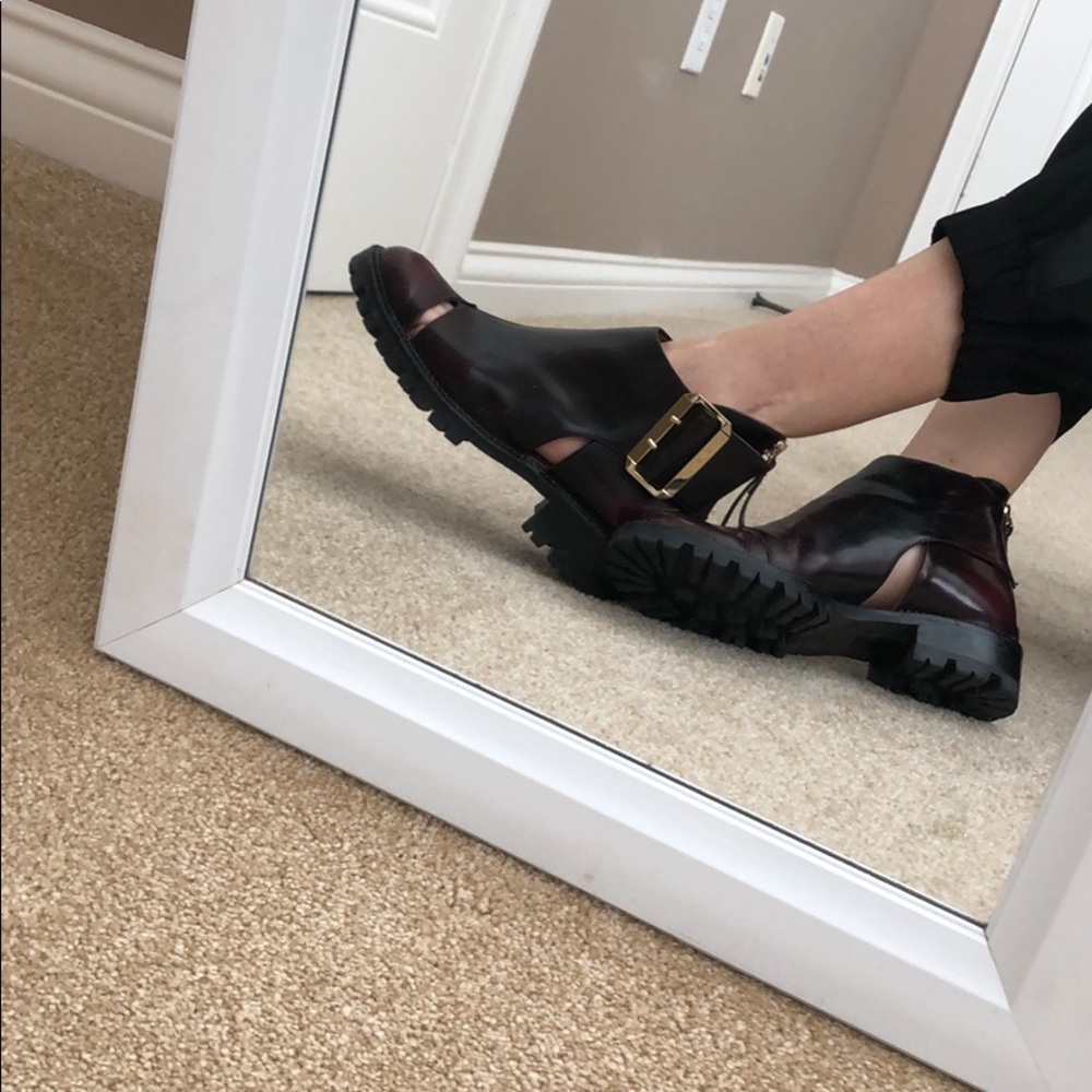 Maroon booties